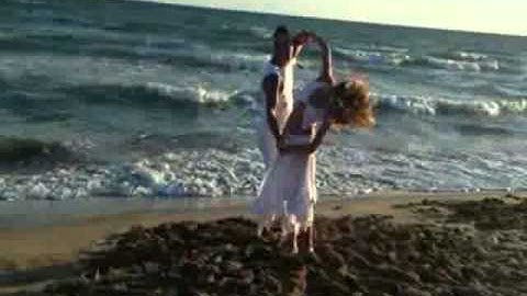 oscar & laura zouklambadabcn dancing on the beach-making.of the video clip-2