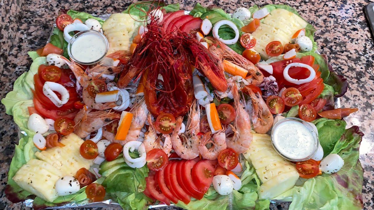 سلطة فواكه البحر الفاخرة للمناسبات ولعراضات مع صوص للتقديم Salade Fruit De Mer Youtube