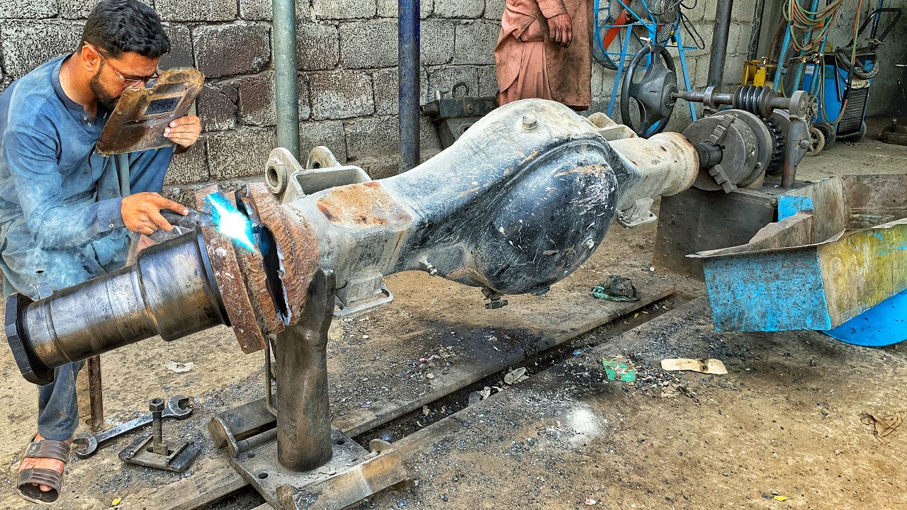 This is Difficult to Repair fully Broke Wheel Axle Housing | Repairing