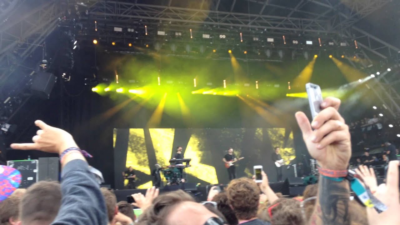 alt-J Breezeblocks live Glastonbury 2015