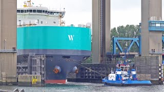 SHIPSPOTTING ROTTERDAM PORT WITH 49 YEARS OLD PIPE LAYER AND VEHICLE CARRIER PASS UNDER LIFT BRIDGE