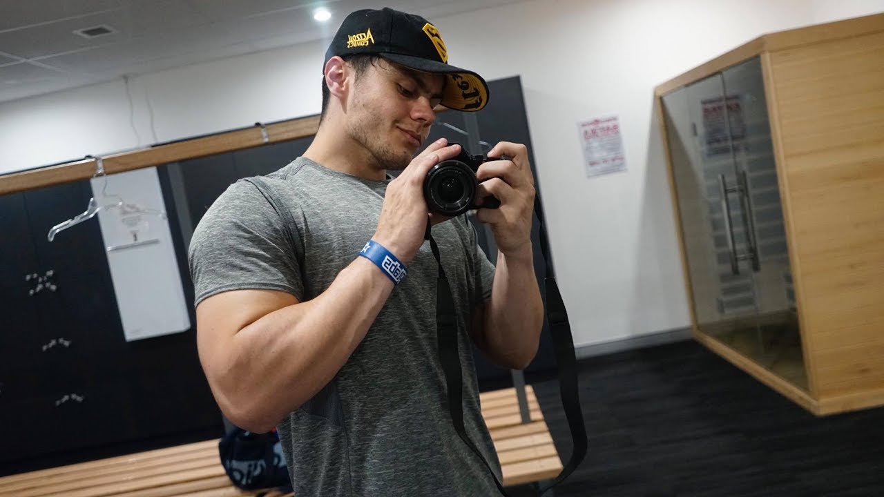 Shoulders Ft Jordan ""the best"" ICN PRO Physique athlete