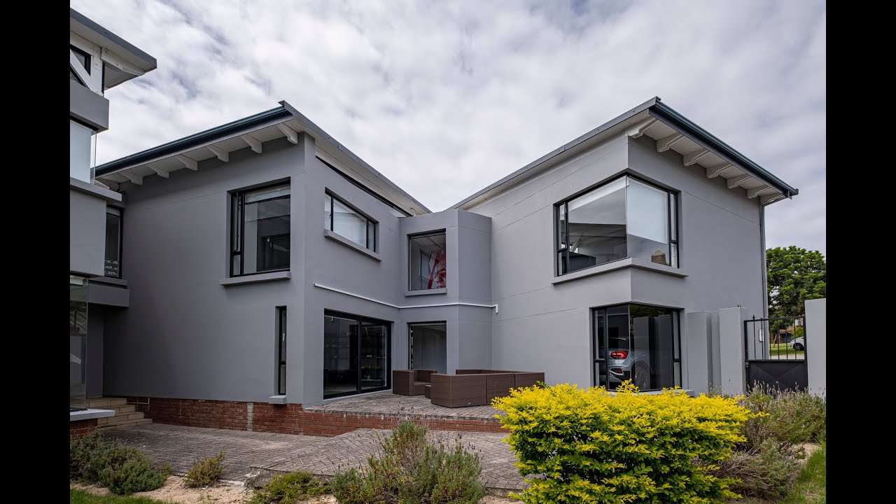 3 bedroom golf estate house for sale in Walmer Pam Golding Properties