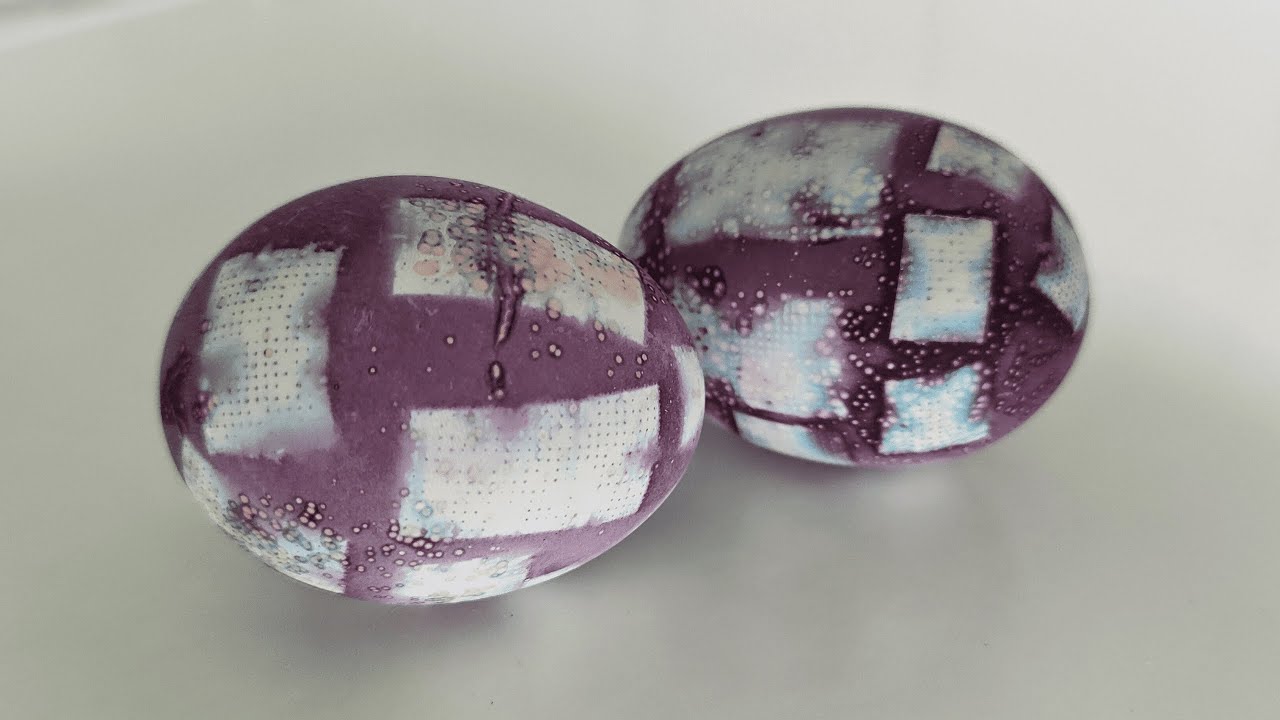 How to paint Easter eggs with a pattern of squares and rectangles in an ...