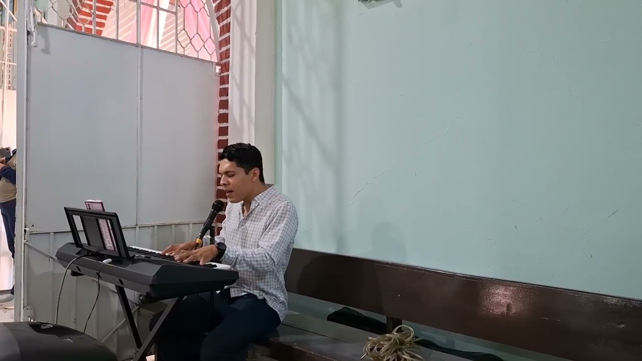 SAAAANTO SANTO ES EL SEÑOR  (PIANO CORO)