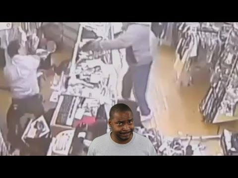 Chicago Store Owner Shot Fighting Off Robbers With A Bat !  - Chicago Store Owner Shot Fighting Off Robbers With A Bat ! 