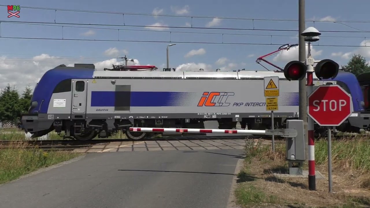 Przejazd kolejowy Września (PL) - 6.7.2023 / Železniční přejezd / Polish railroad crossing