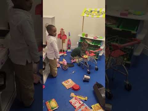 Zailyn & Quincy pretend to clean