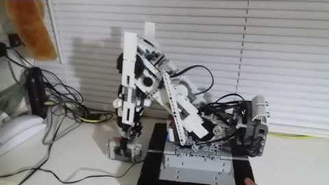 Nxt robot arm 4 axis 3 motors