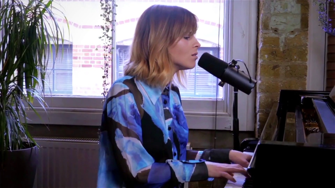 Gabrielle Aplin - Used To Do (Live Piano Version)