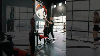 BACK EXERCISES - CABLE VERTICAL - SINGLE ARM LAT PULLDOWN