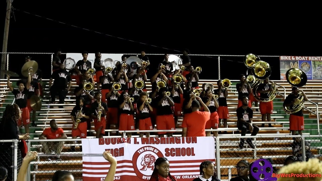 Booker T Washington Marching Band vs Warren Easton Marching Band [Full ...