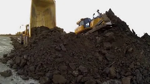 Power when you need it. Control how you want. | John Deere 1050K Crawler Dozer