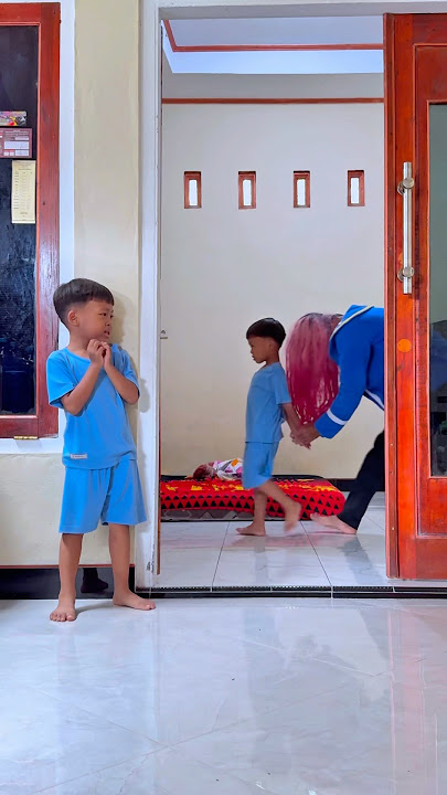 Baby twins hides from monster sirine rambut merah tung sahur hammud habibi😂 #fyp #shorts #funny