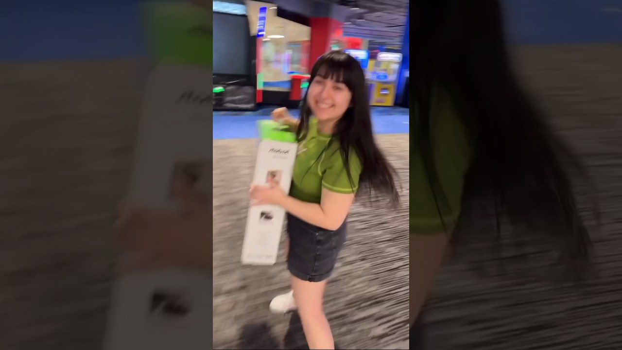 Getting the most expensive rare prize from Round 1 ?! #round1 #arcade #roomba