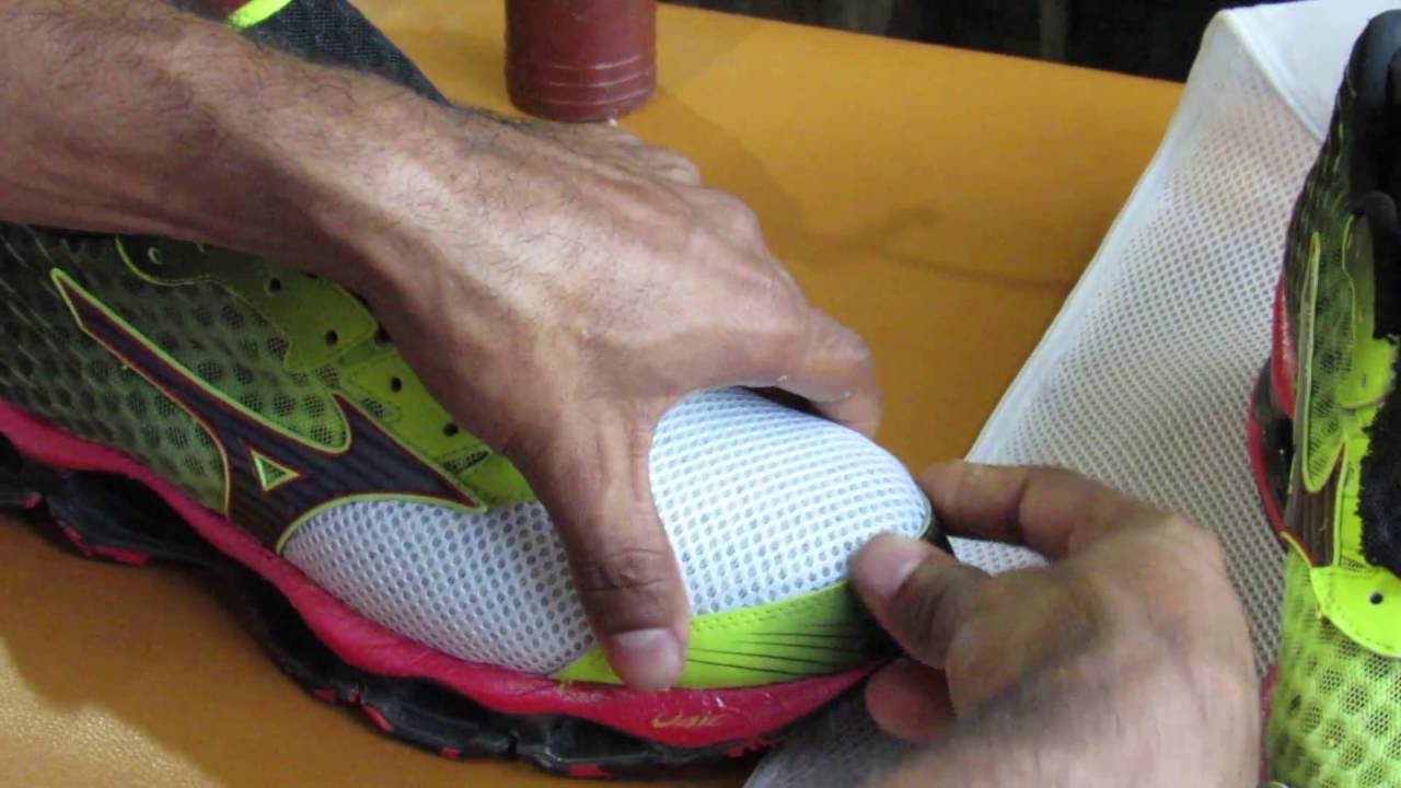A SOLUÇÃO PRA SAPATOS FOLGADO NO CALCANHAR - YouTube
