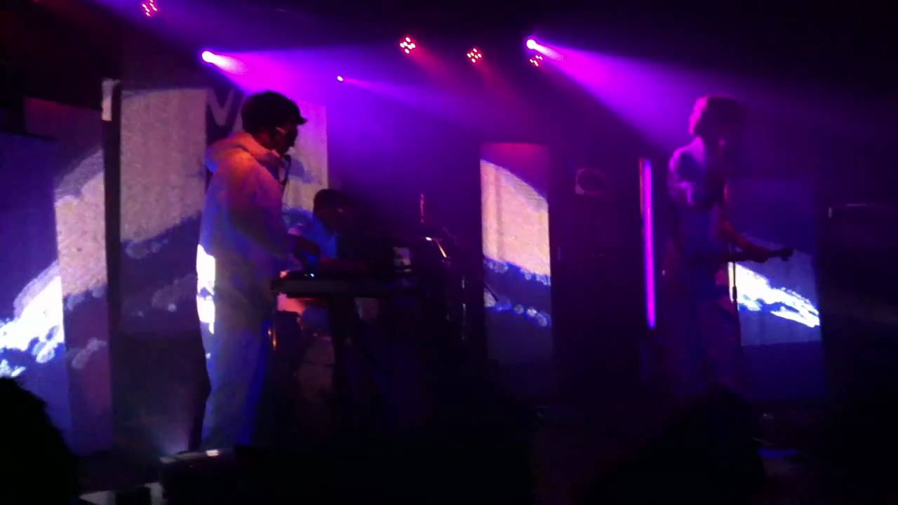 Captain Mantell Live @ New Age Club 01/10/2010