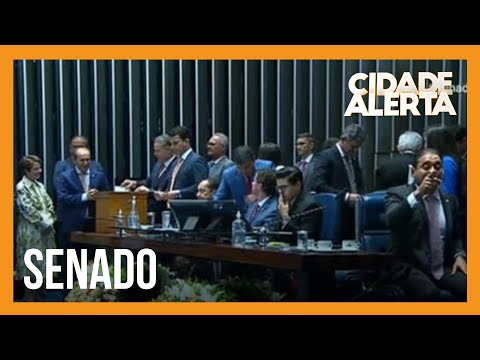 Deputados e senadores