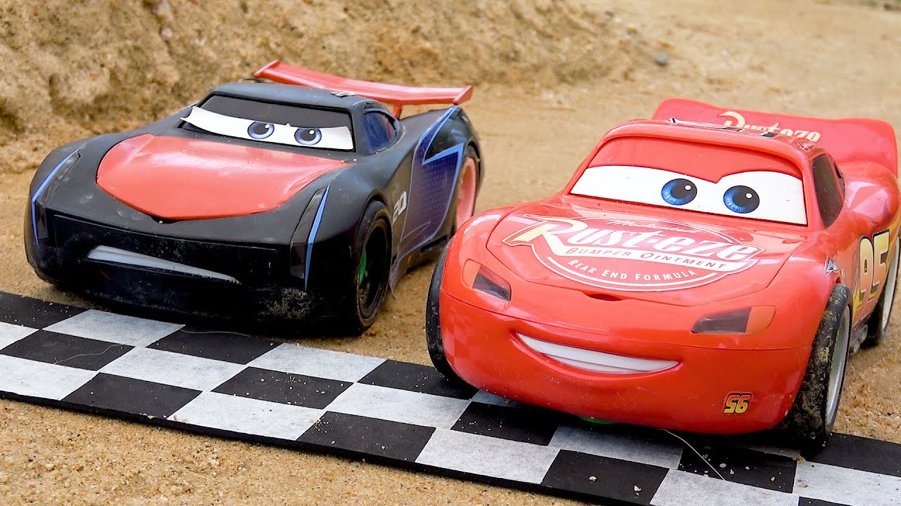 Lightning Mcqueen vs Jackson Storm - Who will win? - YouTube