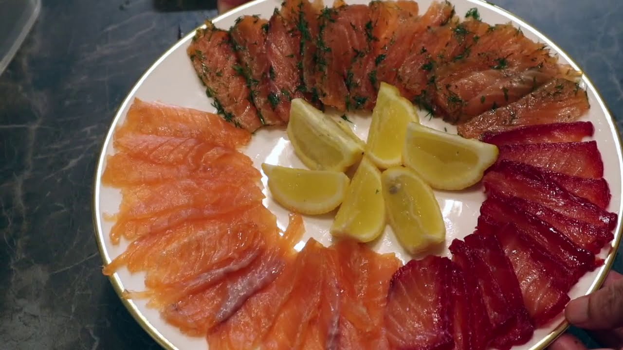 סלמון כבוש (גרבלקס) במלח וסוכר