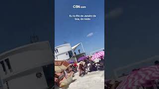 Una Gran Ola Sorprendió En Las Playas De Rio De Janeiro