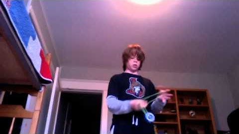 Intermidiate yoyo trick:One and a half mount yoyo trick