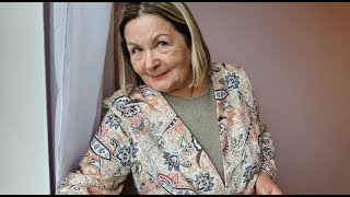 видео: Универсальный жакет из Бурды 8/2025, модель 112. картинка: Универсальный жакет из Бурды 8/2025, модель 112.
