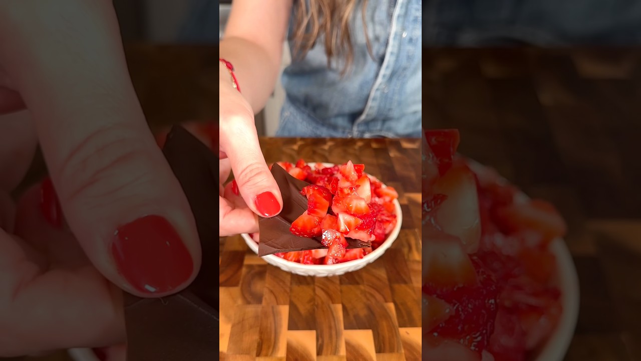 Strawberry salsa… with chocolate chips?! 🍓🍫
