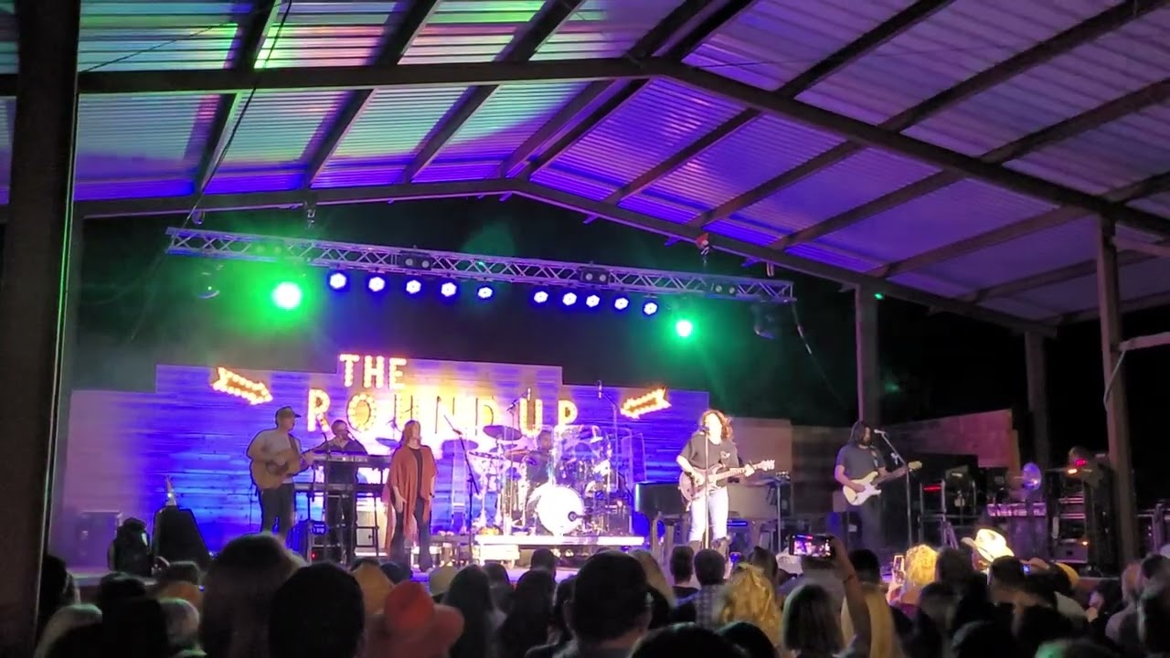 Jo Dee Messina Heads Carolina, Tails California (Live) YouTube