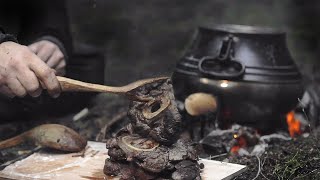 Bushcraft  carve & cook  Amazing osso buco in the forest in less than an hour. The Afghan Cooker.