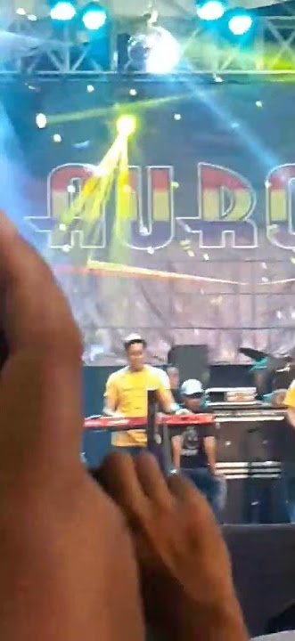 OM AURORA _Gerry Mahaesa_ ( LIVE MALAM)