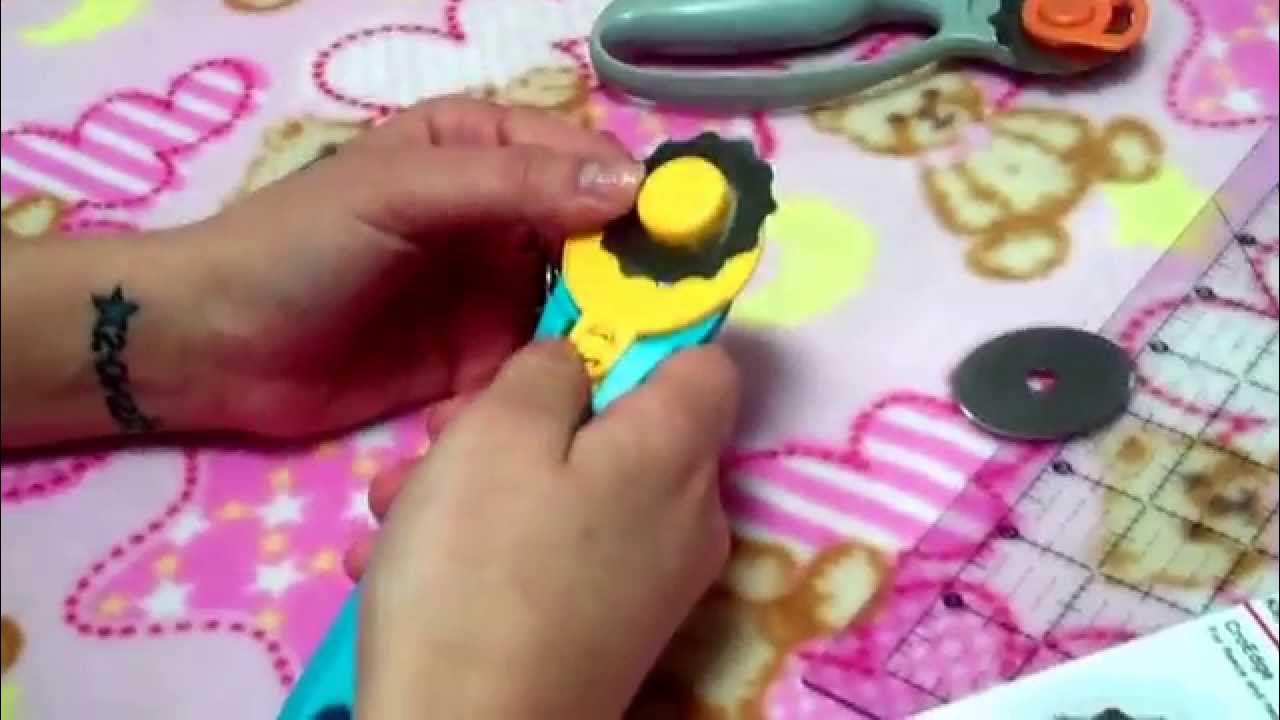 How to Put CroEdge Skip Blades into a 45 mm Rotary Cutter YouTube