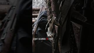 Toilets and explosion-proof head-viewing scopes in the trenches. The Unknown Soldier, (2017).《无名战士》,