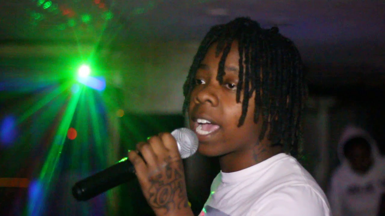 Erieave Kidd performing at mondaynightraw