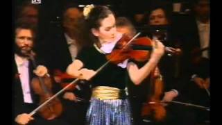Young Hilary Hahn plays Bach (Gigue in d minor) chords