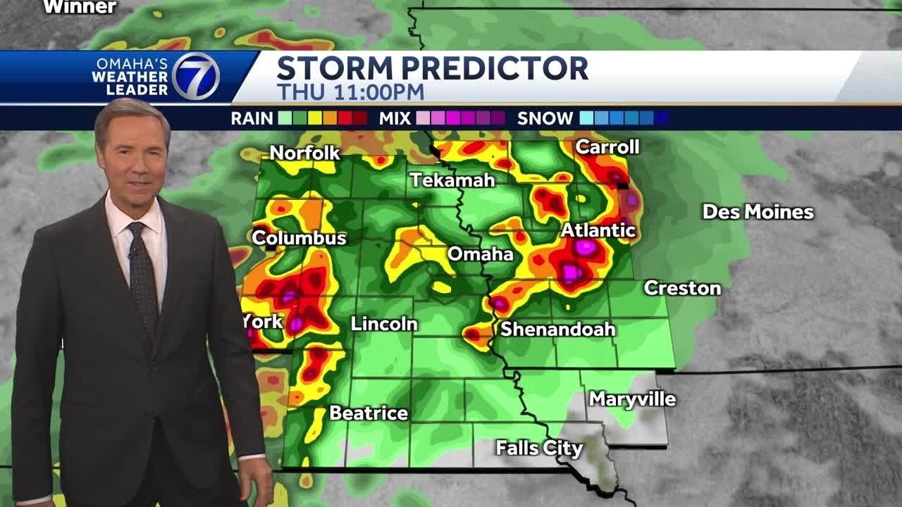 Storms and heavy rain tonight in Omaha - YouTube