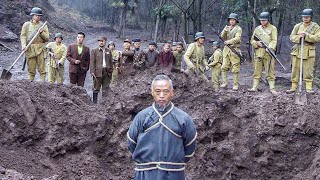 When the Japanese army was about to bury the old captives in the soil, an accident happened!