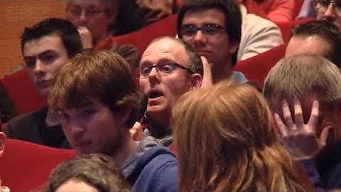 Robot qui détecte une mouche sur un cadavre - conférence espace des sciences