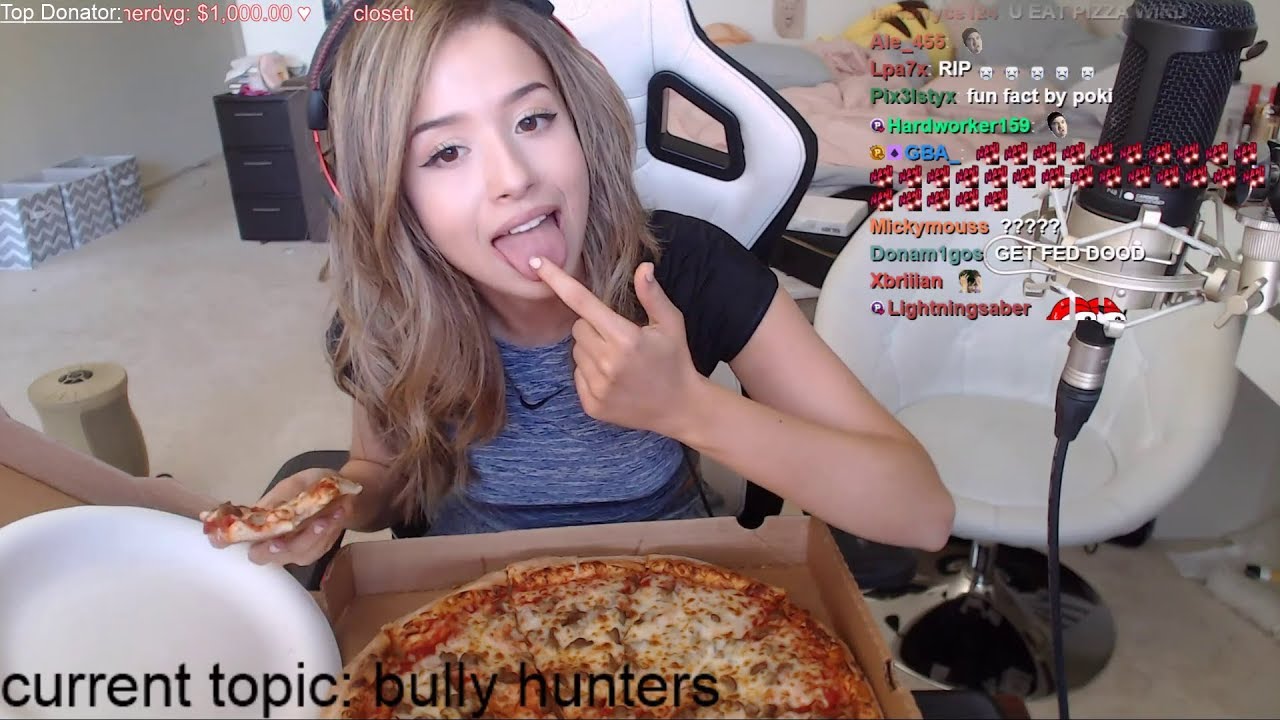 Do you put pinapple on pizza? 🤔 #pokimane #pokimaneclips #poki