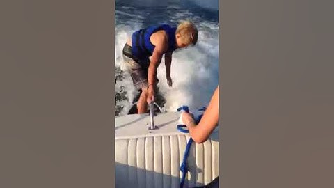 Wakesurf swim platform start