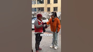 em cần thủ lấy cá câu được ra ngoài đường xin đến nhà người lạ ăn bữa cơm trưa #fishing #short