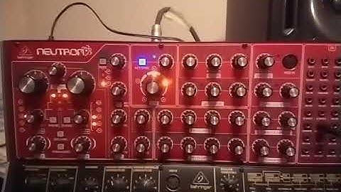 Behringer Neutron selfgenerating patch