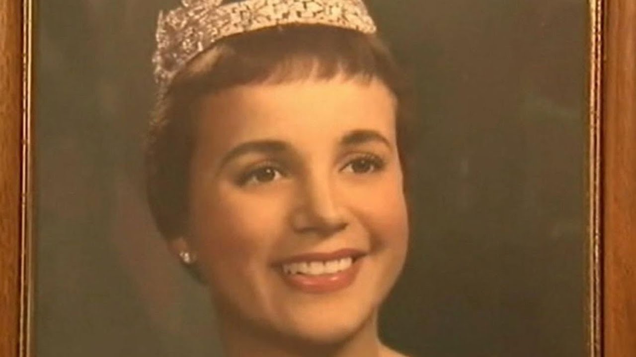 1958 AfricanAmerican Rose Bowl Queen to Ride in Head Float This Year