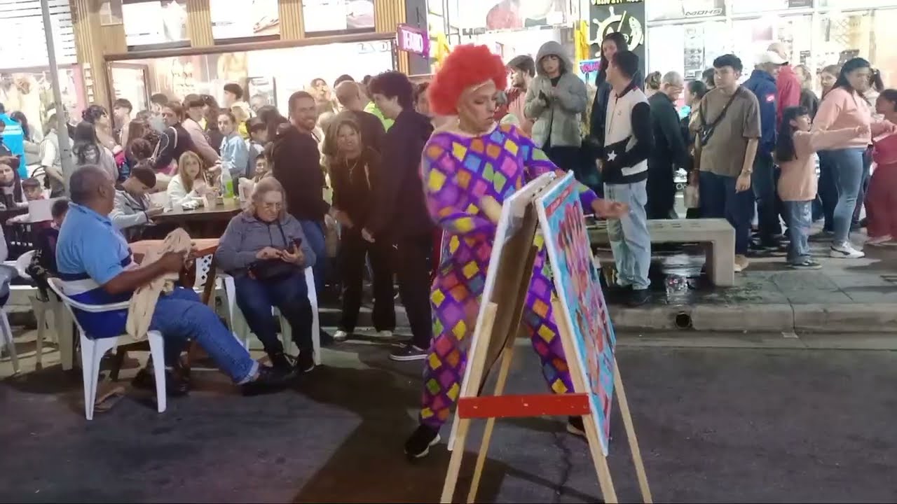 Paseo peatonal san clemente con final rockero 