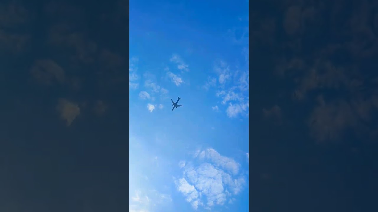 19 сентября 2025 г. Airplane flight over the house 