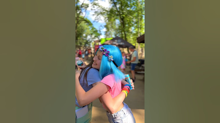 Na koncertě v Praze jsme se s vámi rozdělily o Kubíky Waterrr Cool😍 V tom vedru dobrý nápad, ne?😁