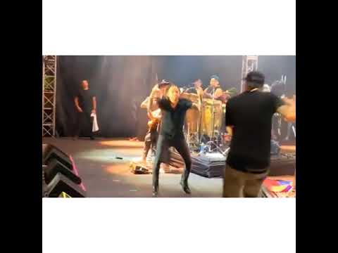 Nacho y Greeicy Rendón en vivo cantando "Destino" concierto en Medellín