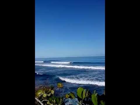 shortSUP 6'5"27.75"85 litres sur une vague film??e par mon pote Marvin