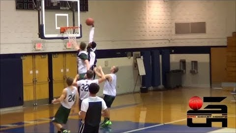 Kent State Commit Devon Andrews Splits Defenders For Nice Throwdown - Lorain High School