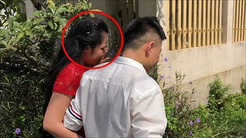 PTN | Rơi nước mắt với clip cô dâu khóc nức nở chia tay bố trong ngày cưới